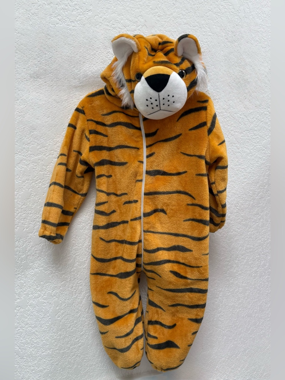 Toddler Plush Tiger One-Piece Hoodie Jumpsuit Size: 18 - 24 Months